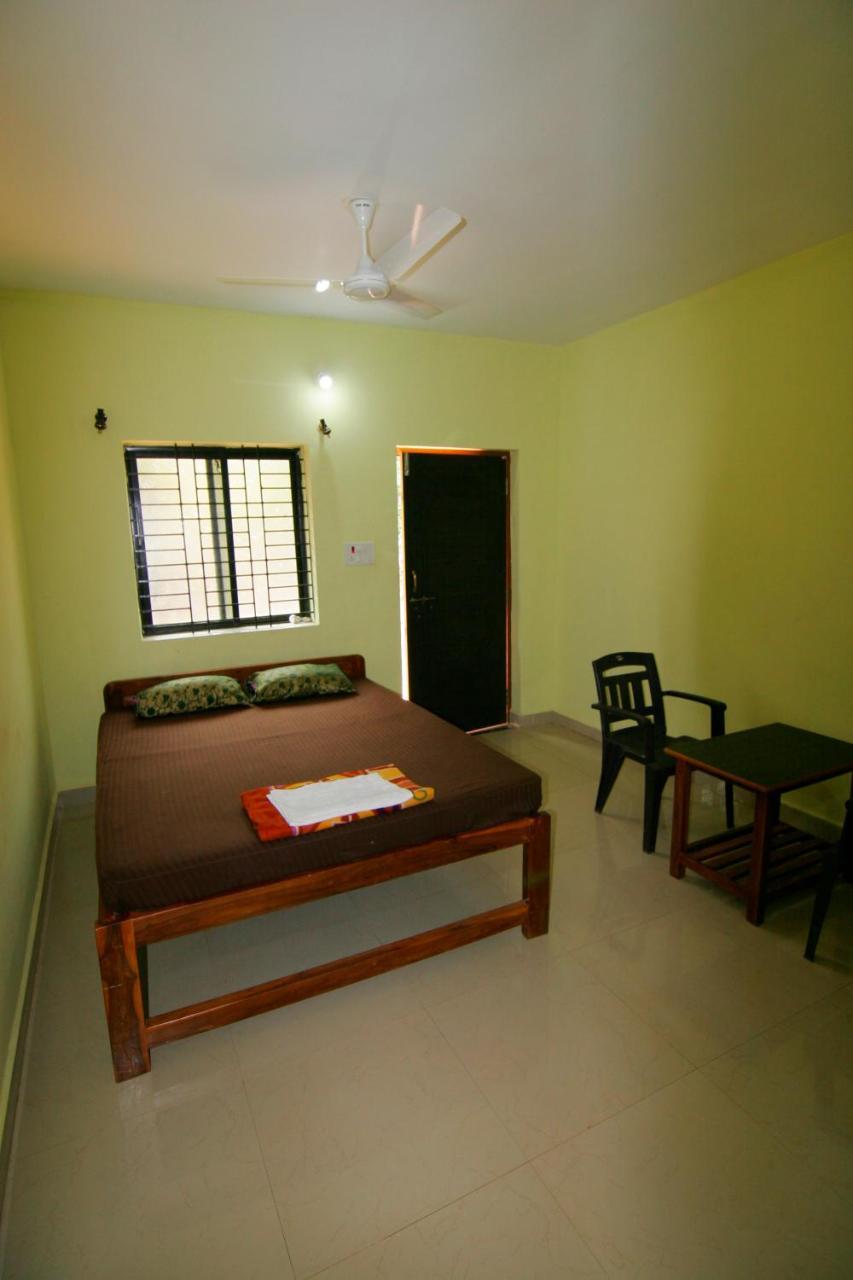 Rudra Holidays Guest House อารัมบล ภายนอก รูปภาพ